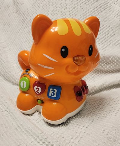VTECH TALKING MUSICAL CAT Moves