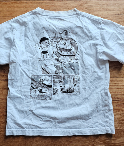 Uniqlo T-shirt:Doraemon, the beloved robotic cat from JP classic anime 6T/6