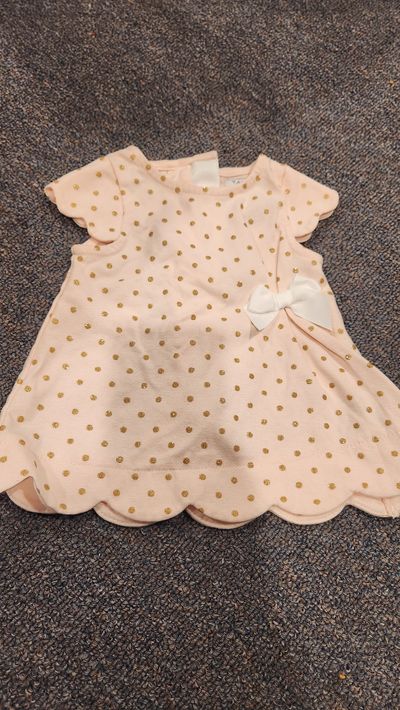 Tahari baby Pink dress with gold dots and a bow 3-6 Months