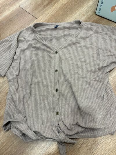 Amazon Button up tied short sleeve shirt beige Women's - XXL