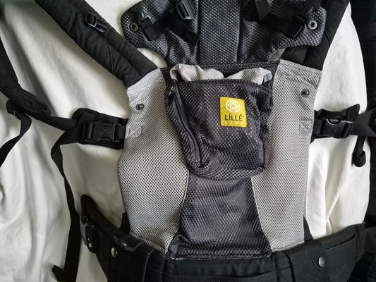 Lillebaby 6 in 1 baby carrier
