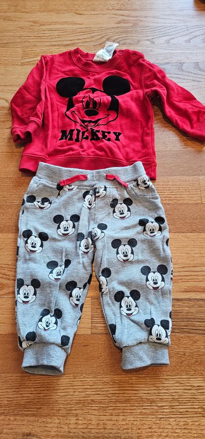 Disney Baby Like New 12M Micky Mouse sweatshirt in red & sweatpants in gray 12 Months