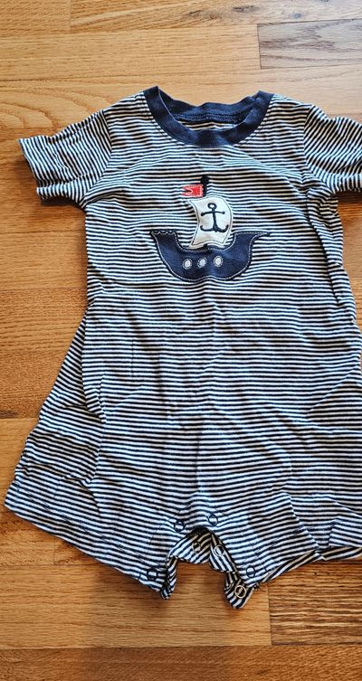 Carter's Like new 12M romper feature pirate ship graphic 12 Months