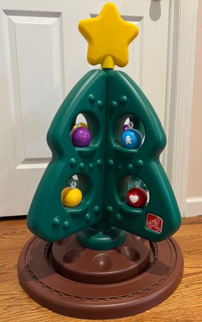 Step2 Christmas tree with all Ornaments - Missing Train