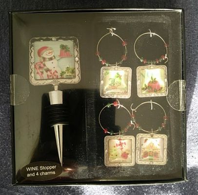 New Holiday wine stopper and 4 charms Great for gift giving