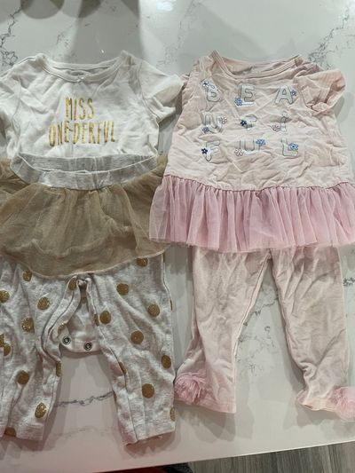 Misc 9m outfits 6-9 Months
