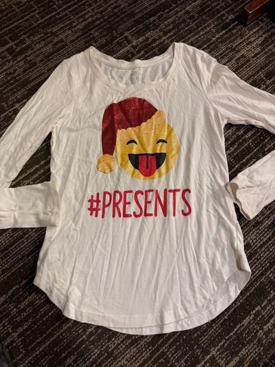 So Christmas ls top presents fits a 14-16  14-16