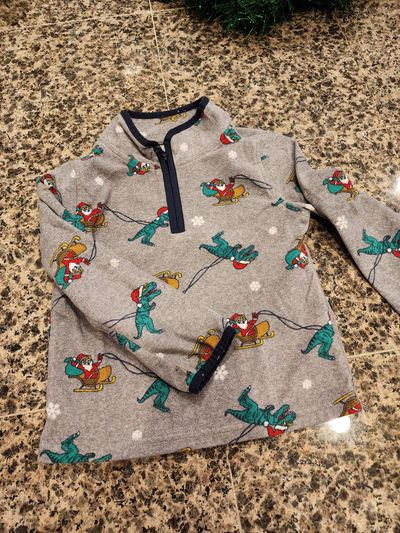 Oshkosh bgosh Dinasor xmas fleece long sleeve 5T/5