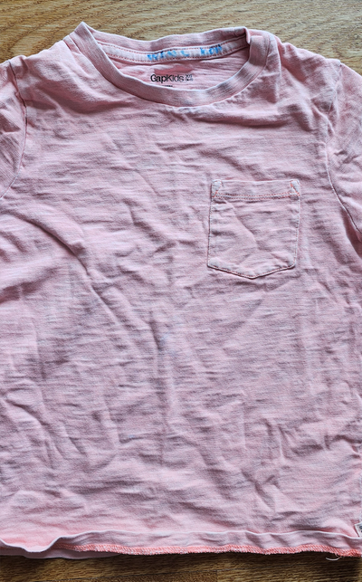 Gap Kids A name is written inside the crew neck but is unnoticeable 5T/5