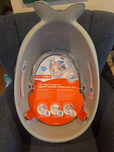 Brand New Skip Hop Infant tub Retails 39.99