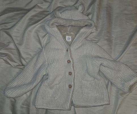 Baby Gap Boys hooded sweater Cream colored 18-24 Months