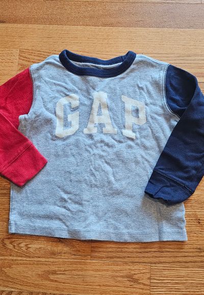 Baby Gap Like new boys 3T classic gap shirt 3T