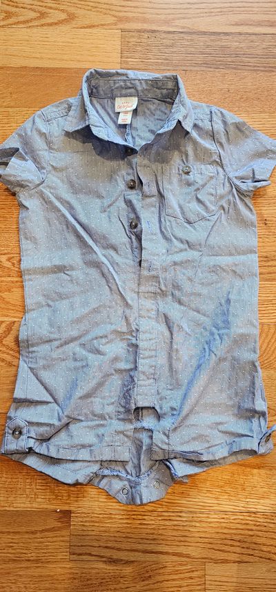 Cat & Jack Like new button down jumpsuit snap closure on the bottom 18 Months