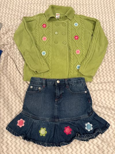 Gymboree 2 piece matching set- size 7 denim skort and size 7/8 sweater 7-8