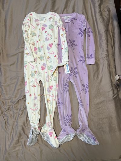Carter New with tag , two set of pajamas , so so soft 4T
