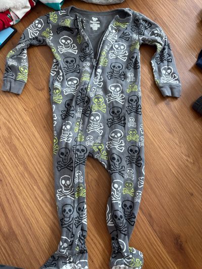 Koala kids Zip up pjs skulls 12 Months