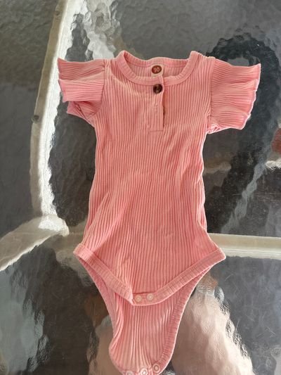 generic pink ribbed onesie 9 Months