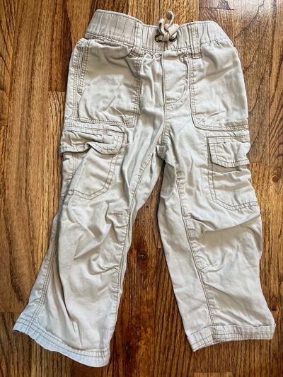 Old Navy tan cargo pants  2T