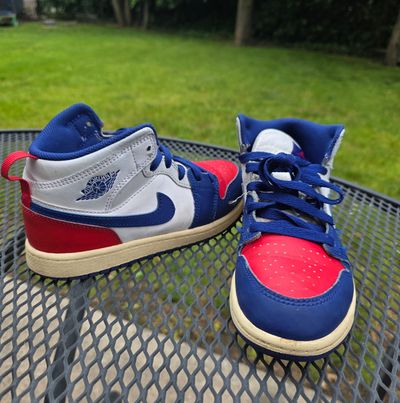 Jordan Blue and red Air Jordan sneakers 2 (Big Kid)