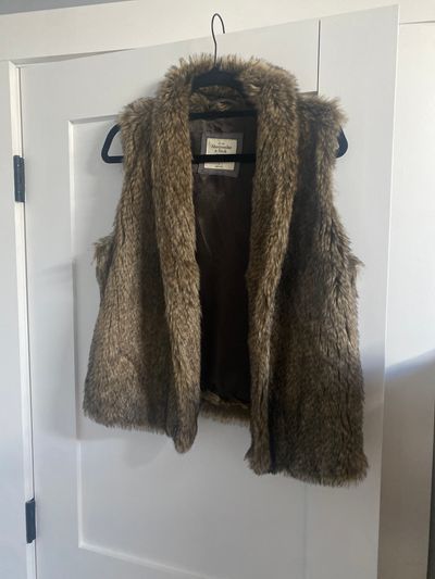 Abercrombie and Fitch Faux fur vest Women's - L
