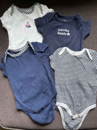 Carters 3m set of 4 onesies  0-3 Months