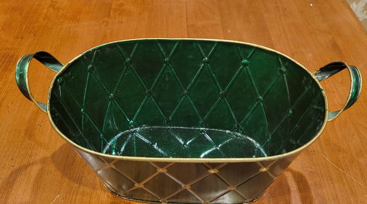 unknowm Green & gold tin holder--flowers. movie goodies. pet toys etc