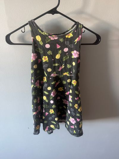Childrens place summer dress Runs a bit small 5T