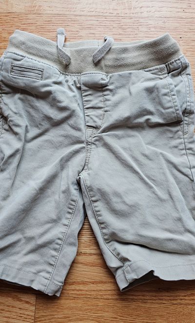 Gap Kids Like New shorts pull on elasticized waistband above-knee length 5T/5