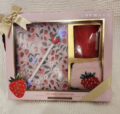 NEW STRAWBERRY GIFT SET