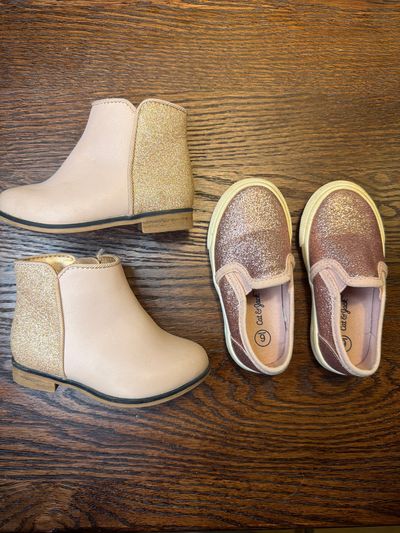 Cat and jack Two pairs of shoes 6 (Toddler)