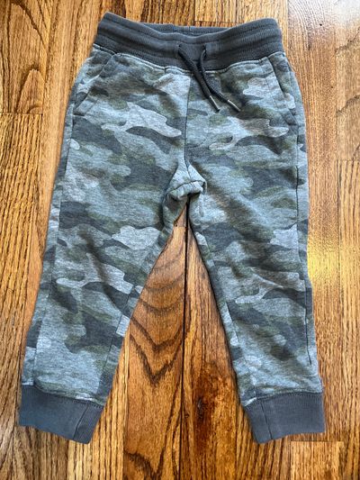 Osh Kosh camo sweatpants  2T