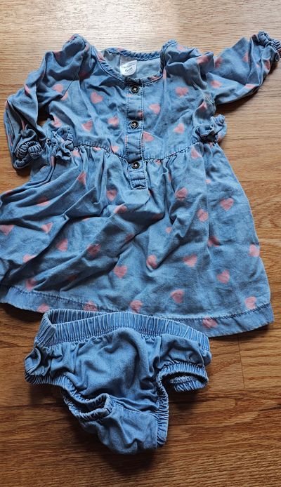 Carter's like new a soft,lightweight light blue wash w/ underpants 6 Months