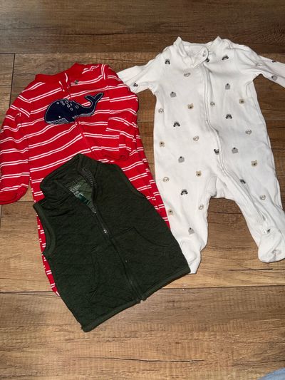 Carters : Kyle & deena Lot of 3 boy clothes- green vest, red strip, animals 0-3 Months