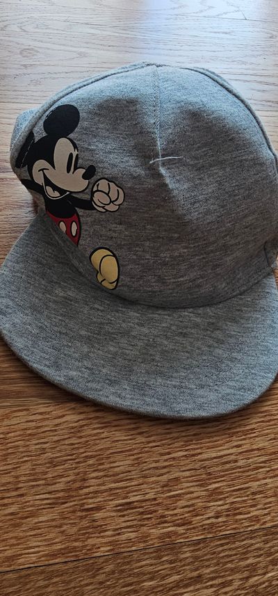 H & M Excellent condition cap with Mickie Mouse, elasticize at the back Infant (0-2 yrs)