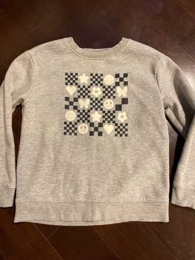 Cat & jack Girls gray sweatshirt size 6/7 6T/6
