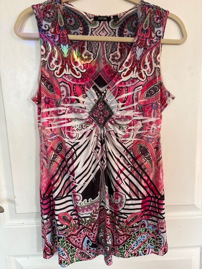 Apt 9 sleeveless top Main colors- pink black white Women's - S