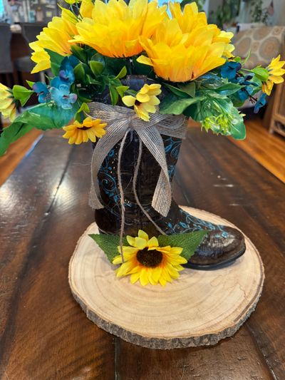 Cowboy Boot with Sunflower. So pretty Cowboy Boot with Sunflower. Needs to be glued down to wood
