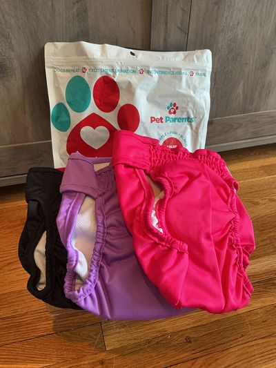 Pet Parents 3 New washable dog diapers - size medium 14-20 inch waist