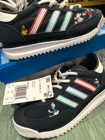 NEW Disney Mickey sneakers Adidas Brand new Mickey and friends 11-1/2 (Lil' Kid)