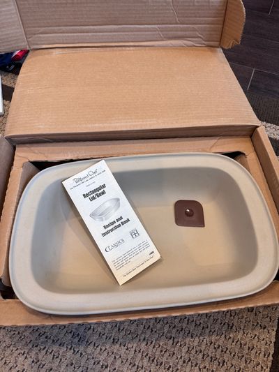 Brand new huge pampered chef rectangular  bowl this bowl retailed for $110