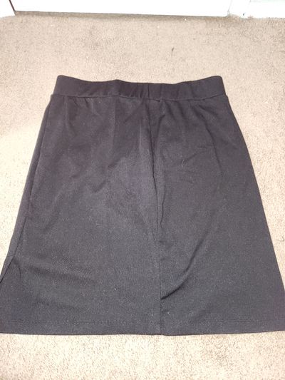 Eci New York Solid Black skirt Women's - L