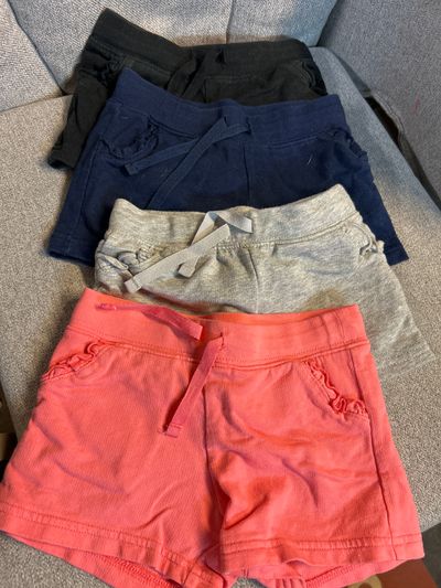 Carters 4 pairs of shorts 18 Months