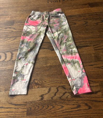 Nike size 6 to 7 Capri pants  6T/6