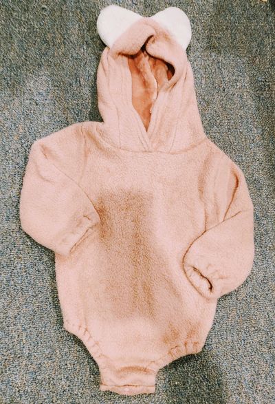 NA Fluffy hooded bodysuit, 1 of 2, twins 12-18 Months