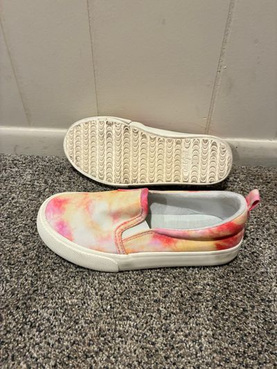 Cat &Jack slip on sneaker Slip on tie dye sneakers. Never worn excellent condition like new 1 (Big Kid)