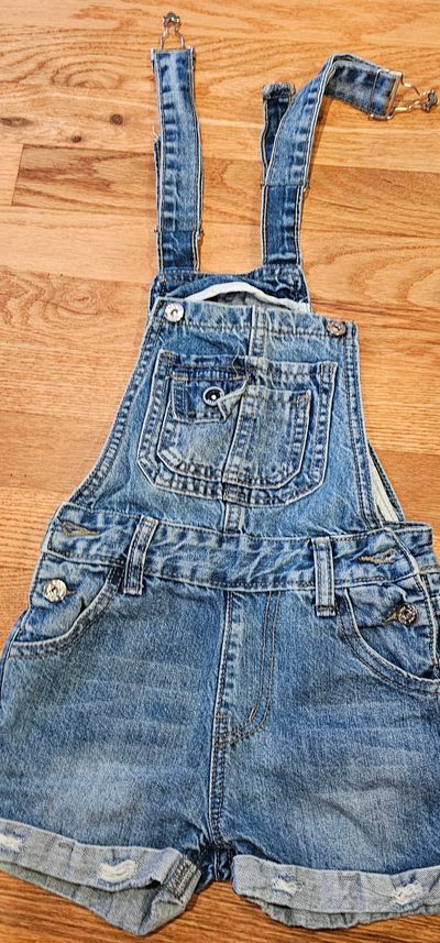 N/A Excellent Condition overall shorts 4T