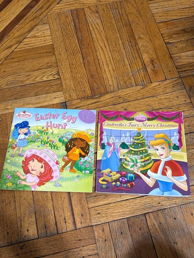 Girls strawberry shortcake Easter egg hunt Cinderella 2 in 1 book