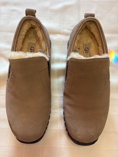 UGG mens vibram - suede tan slip ons loafers  10 (Adult)
