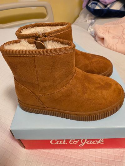 Cat and Jack Brown Suede Boots Worn Once 8 (Lil' Kid)