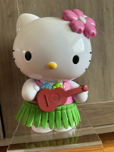 Hello Kitty Dancing hula Hello Kitty - approx  7.75 inches